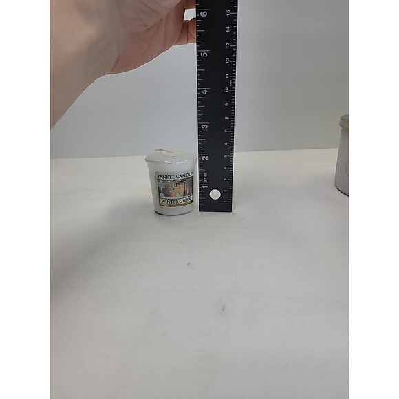 NEW Yankee Candle Winter Glow Votive Candle Retired Scent 1.75 Oz 2 Inches White - Picture 4 of 4